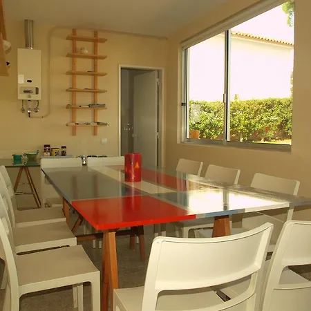 Janes Beach & Surf House *